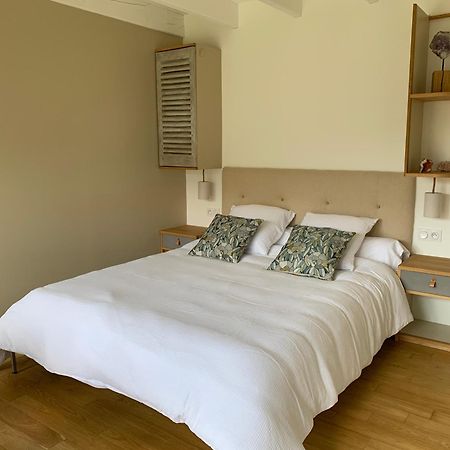 Aux Logis De Fonfroide Chez Mylene & David Bed & Breakfast Marcoles Exterior photo